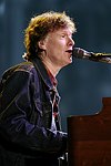 NEW YORK - MAY 8: Stevie Winwood performs   at the American Express &quotLive At The Battery&quot Concert during the 2004 Tribeca Film Festival May 8, 2004 in New York City. <br>  (Photo by Rob Rich/Getty Images) 