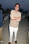Dr. Howard Sobel at the annual Hamptons Clambake at Flying Point Beach in Watermill on 7-11-04<br>photo by Rob Rich copyright 2004 516-676-3939 robwayne1@aol.com