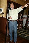 Auctioneer Roy Scheider at JLXBistro for the &quotSave the Sign&quot benefit in Sag Harbor on 6-17-04. photo by Rob Rich copyright 2004<br>516-676-3939 robwayne1@aol.com<br>112 12th. AVe, Sea Cliff, N.Y.11579