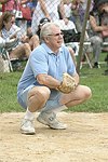 Carl Bernstein at the Artist and Writer's Annual Softball game in Easthampton on 8-21-04.  photo by Rob Rich copyright 2004 516-676-3939  robwayne1@aol.com