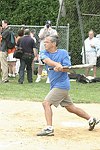 Mike Lupica at the Artist and Writer's Annual Softball game in Easthampton on 8-21-04.  photo by Rob Rich copyright 2004 516-676-3939  robwayne1@aol.com